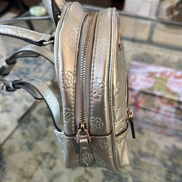 Guess silver mini backpack - Picture 5 of 16